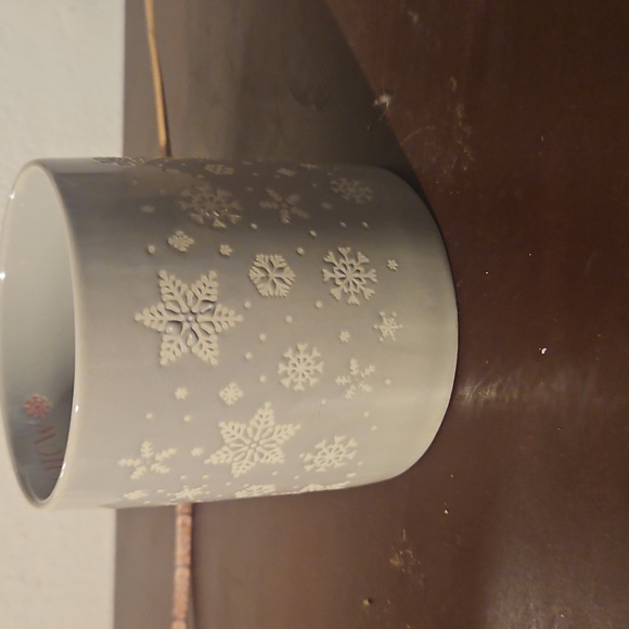 PLACE&TIME Gray Ceramic Coffee Mug-White Snowflake Pattern-Inside "LET IT SNOW" - Picture 6 of 8